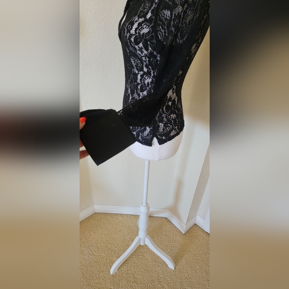 Guess Collection New Lace Blouse, size Medium - Picture 3 of 3